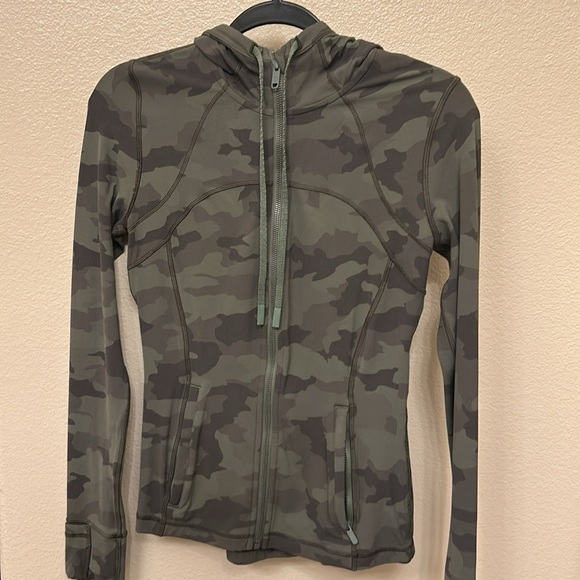 Lululemon Define Hooded Jacket - Picture 4 of 7